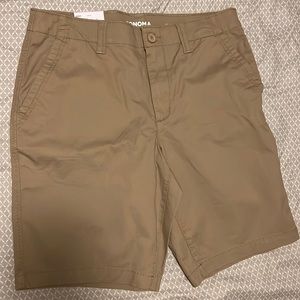 Sonoma 10-in inseam flat-front short in English Elm: size 33 (New With Tags)